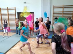 Turnstunde mit Melanie