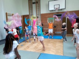 Turnstunde mit Melanie