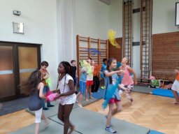 Turnstunde mit Melanie
